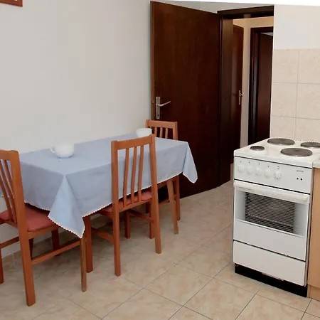Mastrinka 4648c * Trogir